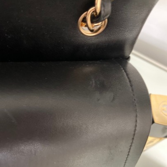 Classic Flap Jumbo Lambskin with Gold Hardware - Picture 10 of 12